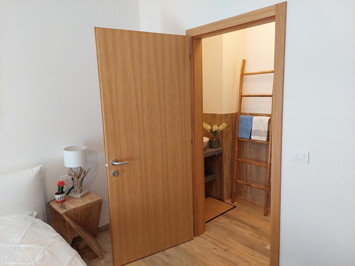La Bougainville - Luxury Apartment Torbole Sul Garda Dış mekan fotoğraf