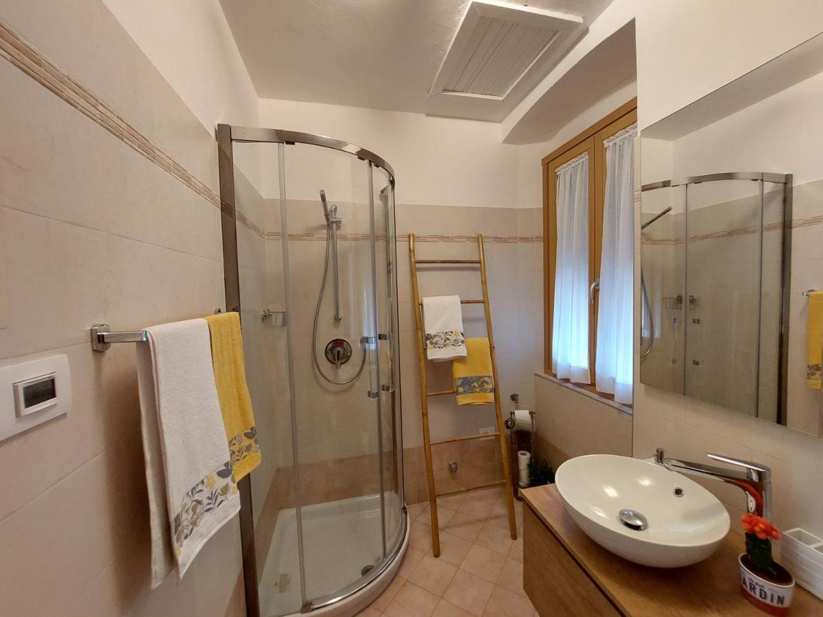 La Bougainville - Luxury Apartment Torbole Sul Garda Dış mekan fotoğraf