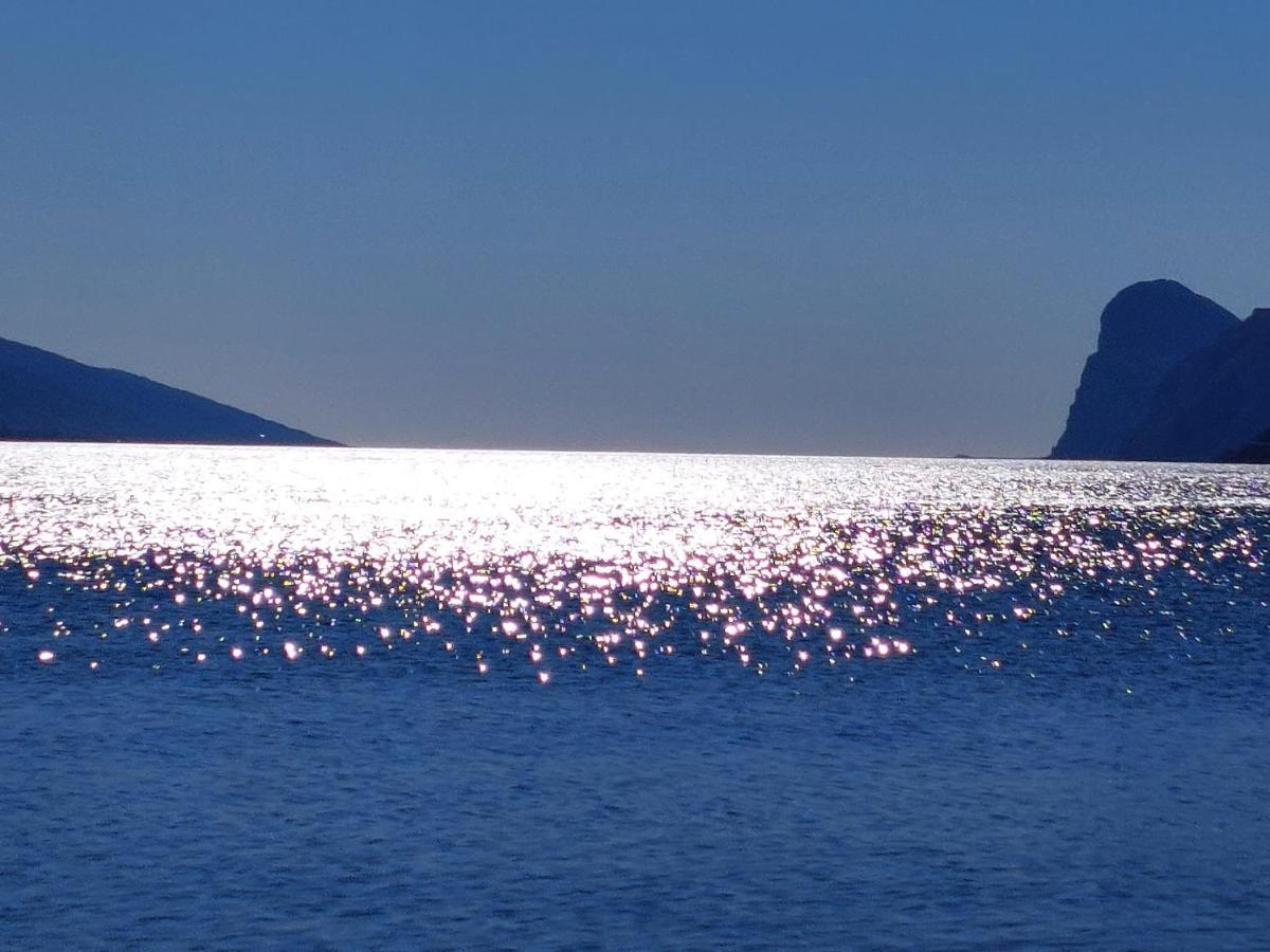 La Bougainville - Luxury Apartment Torbole Sul Garda Dış mekan fotoğraf