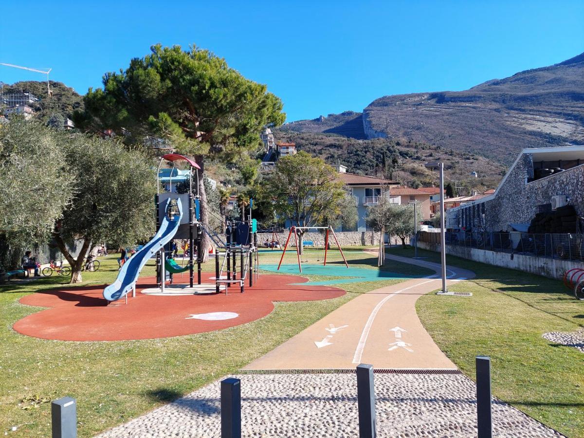 La Bougainville - Luxury Apartment Torbole Sul Garda Dış mekan fotoğraf