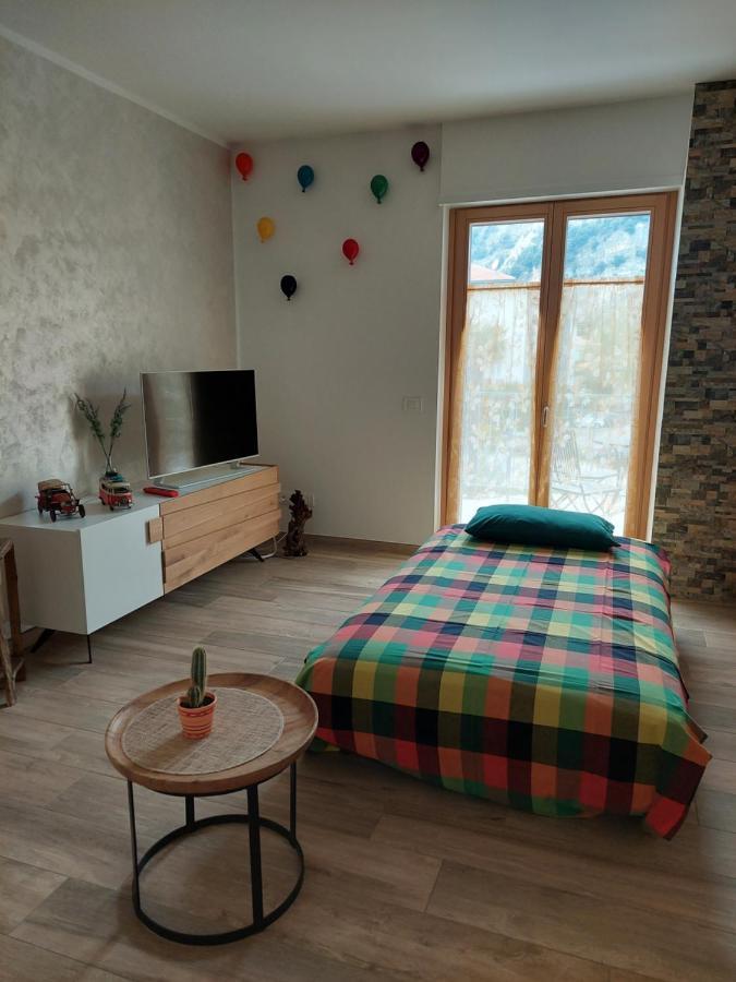 La Bougainville - Luxury Apartment Torbole Sul Garda Dış mekan fotoğraf
