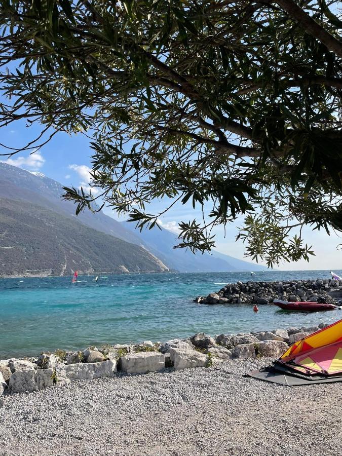 La Bougainville - Luxury Apartment Torbole Sul Garda Dış mekan fotoğraf